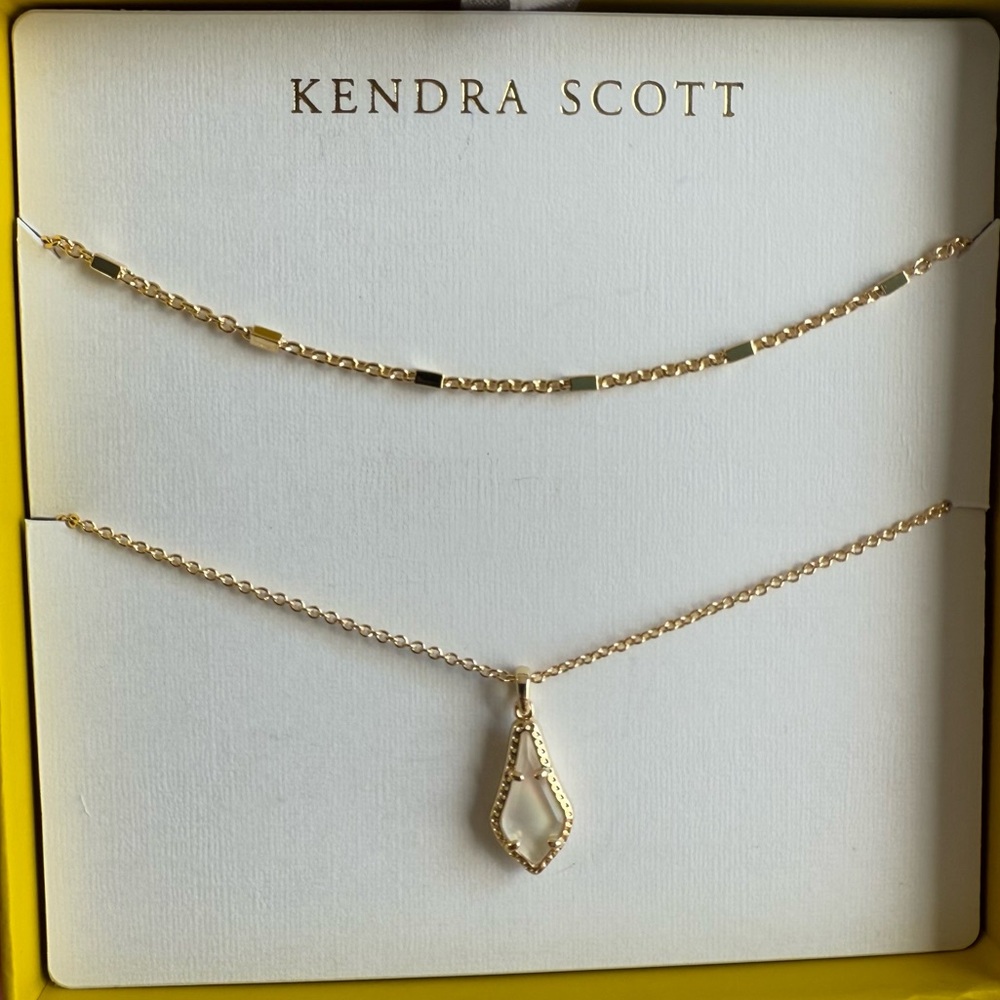 Kendra Scott Jesse Multi-Strand Necklace
Gift Set 2pc -Ivory Mother of Pearl NWT